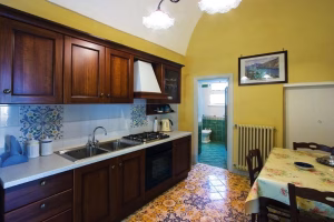 Fully equipped kitchen at Il Brigante apartment Casale Villarena Nerano