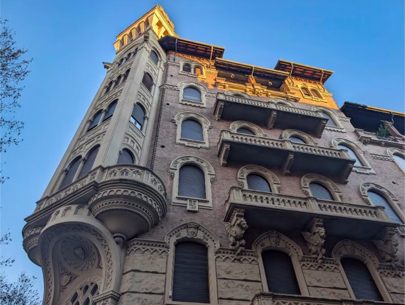 Casa della Vittoria (House of Dragons), Corso Francia, Turin Casa della Vittoria in Turin seen along Corso Francia, Liberty residential building with neo-medieval elements