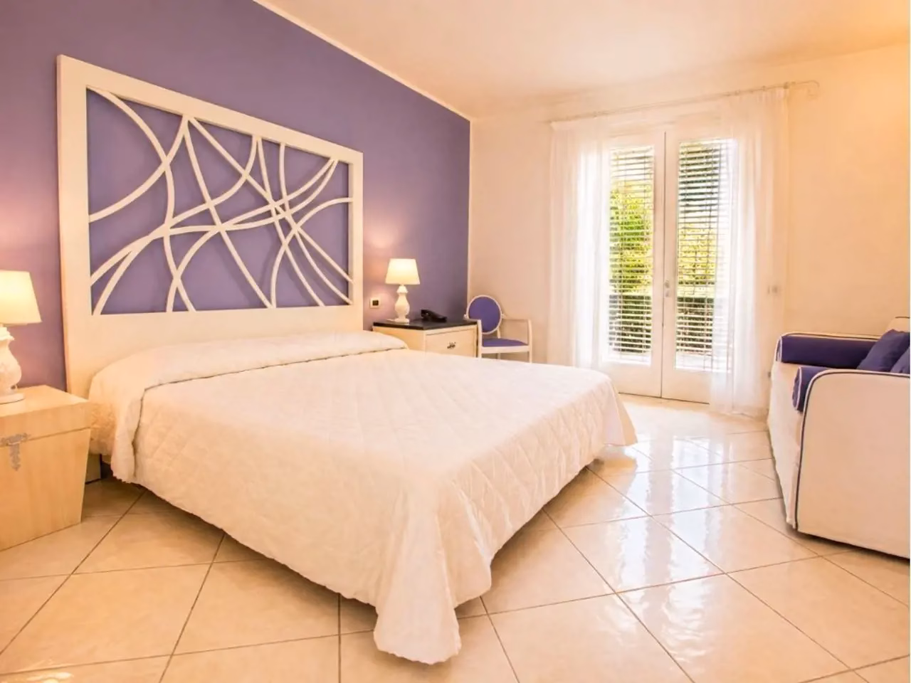 Comfort room with private outdoor space at Hotel Mea in Lipari