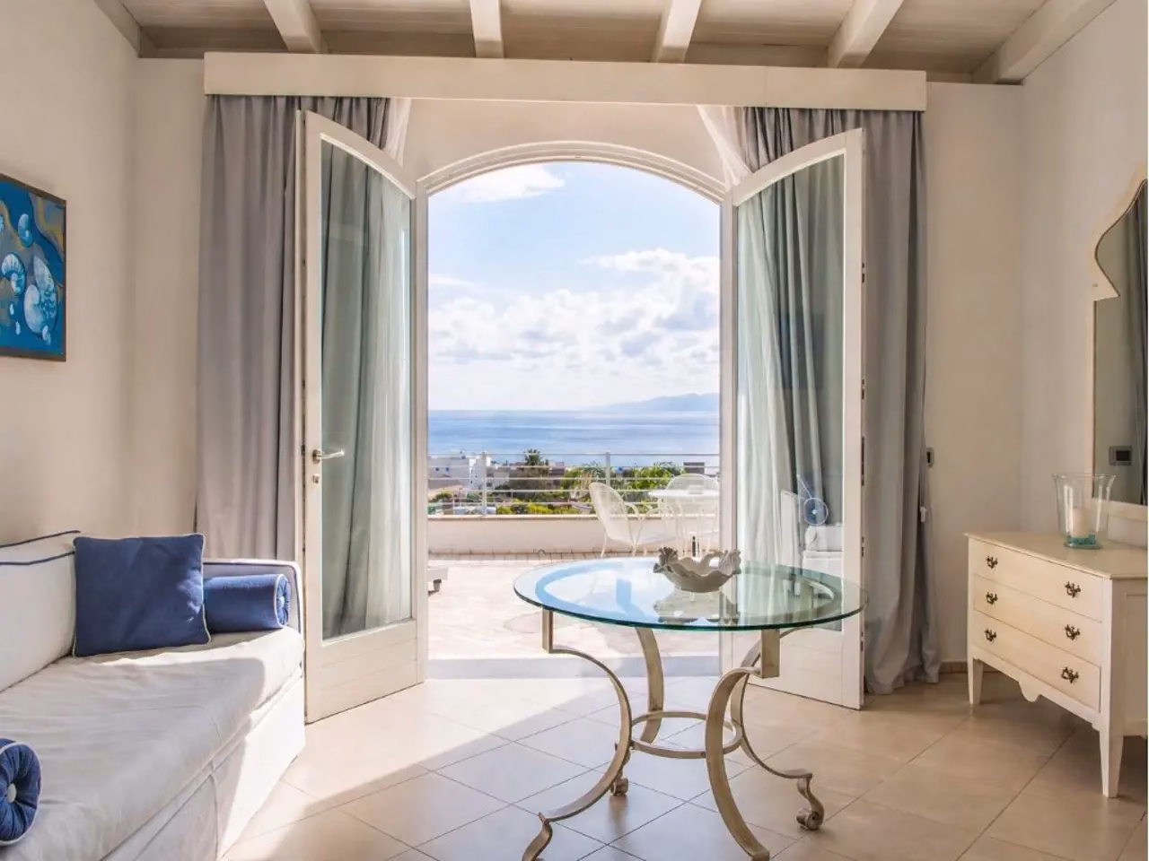 Suite with separate living area at Hotel Mea in Lipari