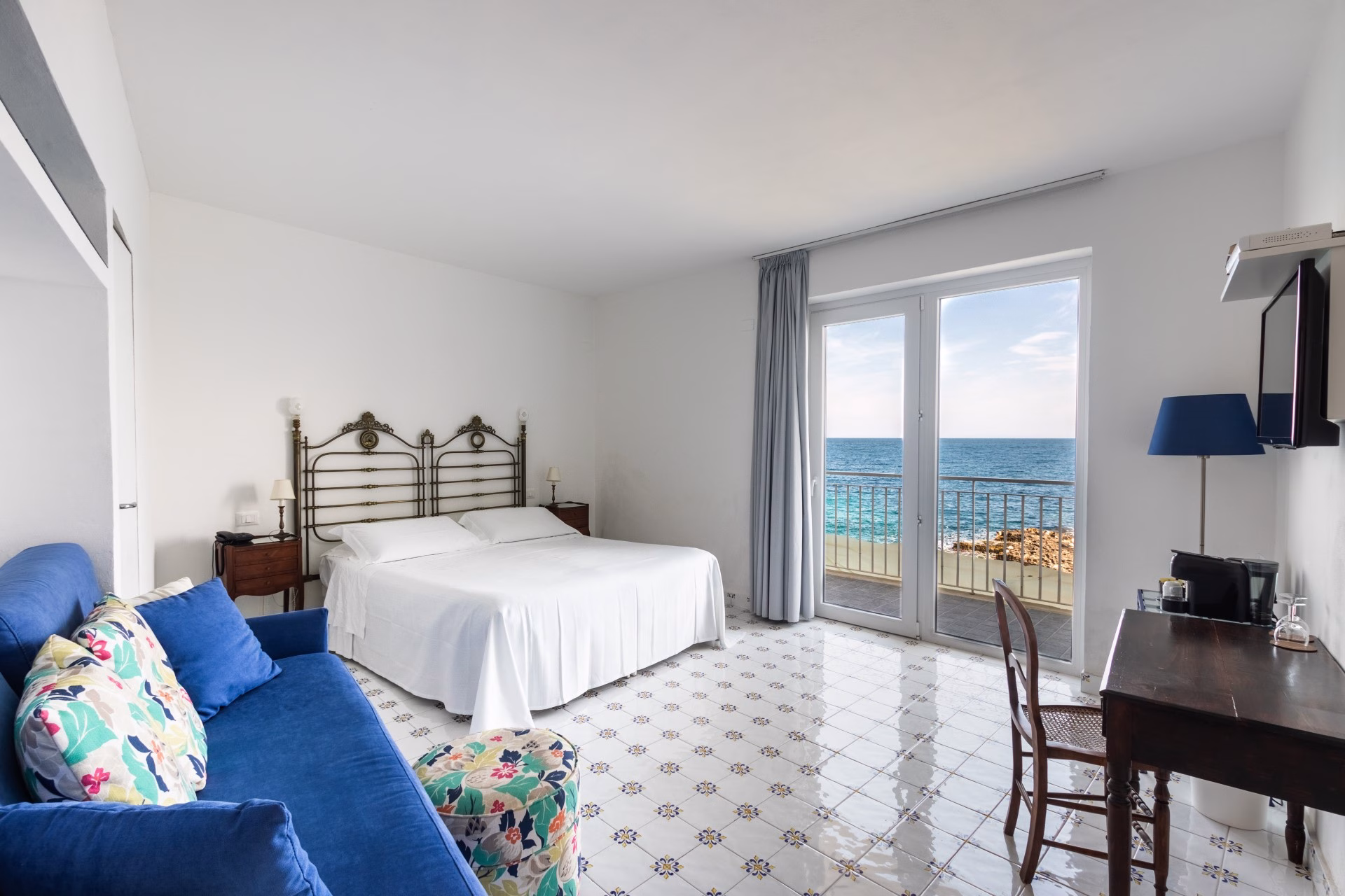 Superior sea view room with balcony at B&B La Giuggiulena in Siracusa