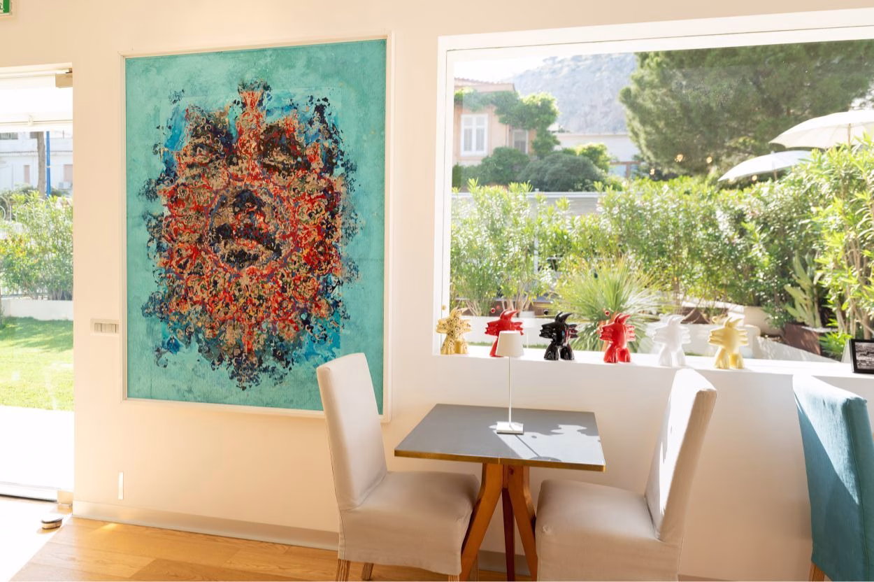 Art and breakfast room at Unìco Boutique Hotel d’Arte