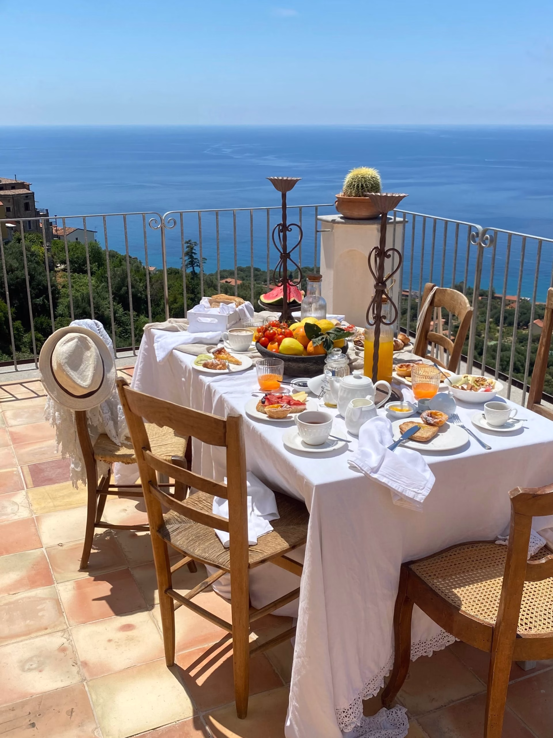 Breakfast on Marulivo Hotel’s panoramic terrace