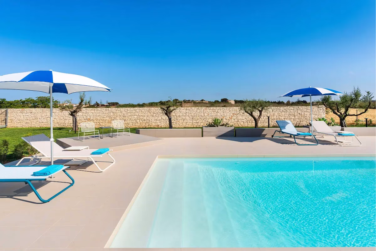 Villa Amalia with a private pool close to San Lorenzo beach in south-east Sicily