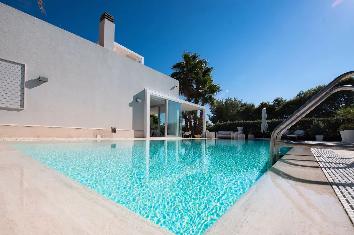 Villa Spuma with its private swimming pool near Cornino beach in western Sicily