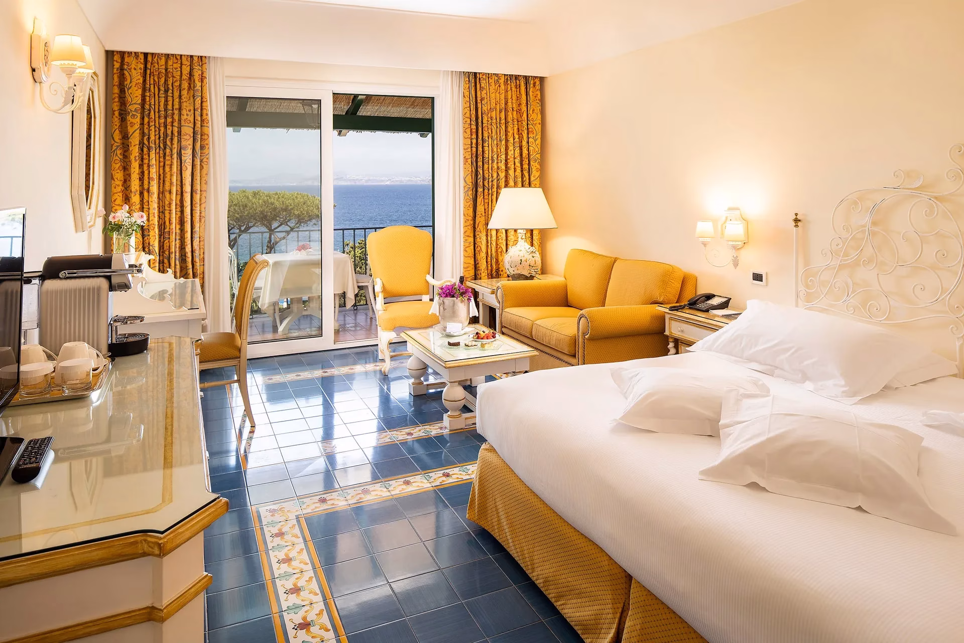 Deluxe room with spacious sitting area at Excelsior Belvedere in Ischia