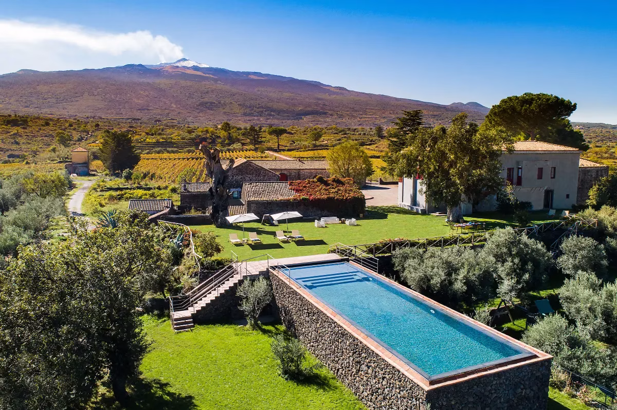Etna Chic villa with its private infinity pool in the Alcantara Valley