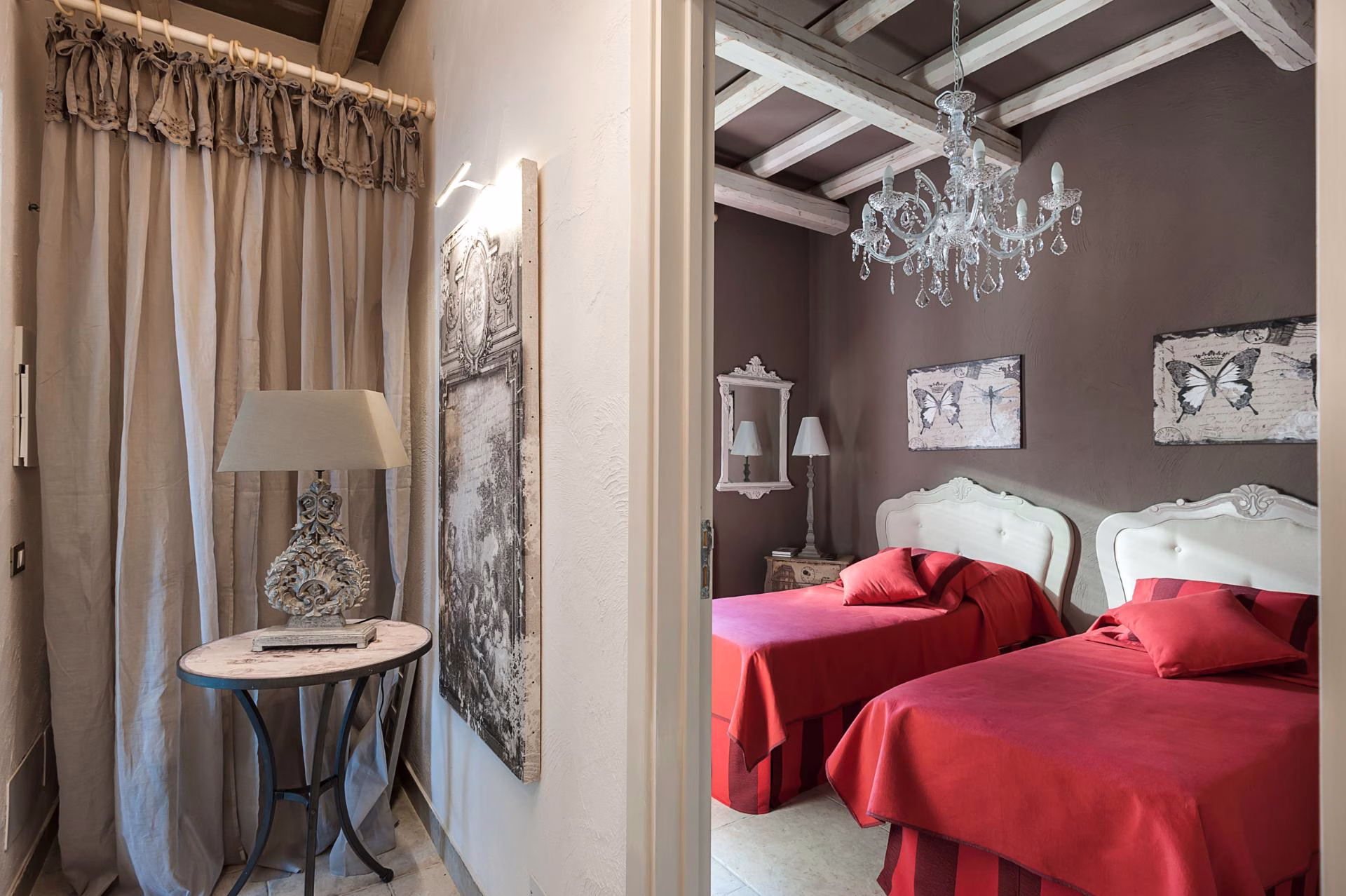 View into the twin bedroom at Villa Pina