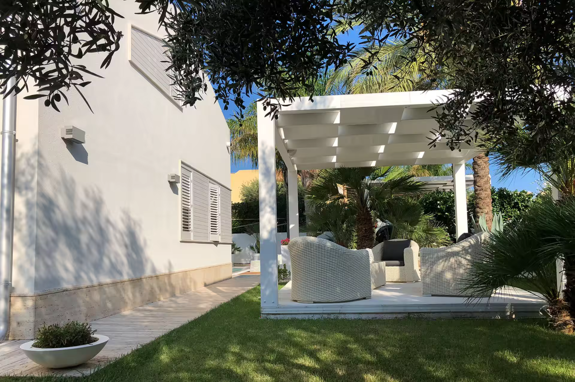 Garden gazebo at Villa Spuma
