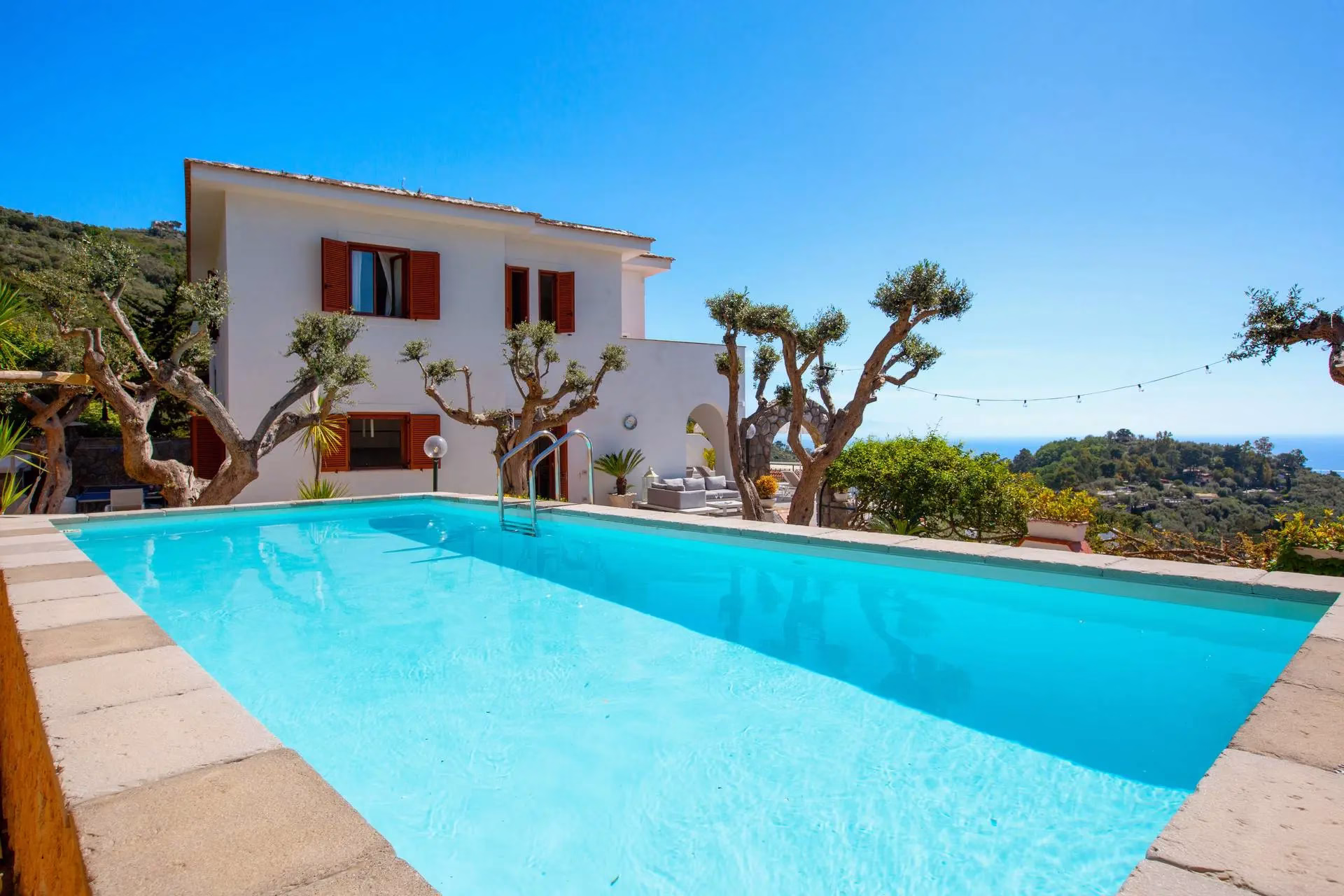 Private pool and exterior of Villa Mira