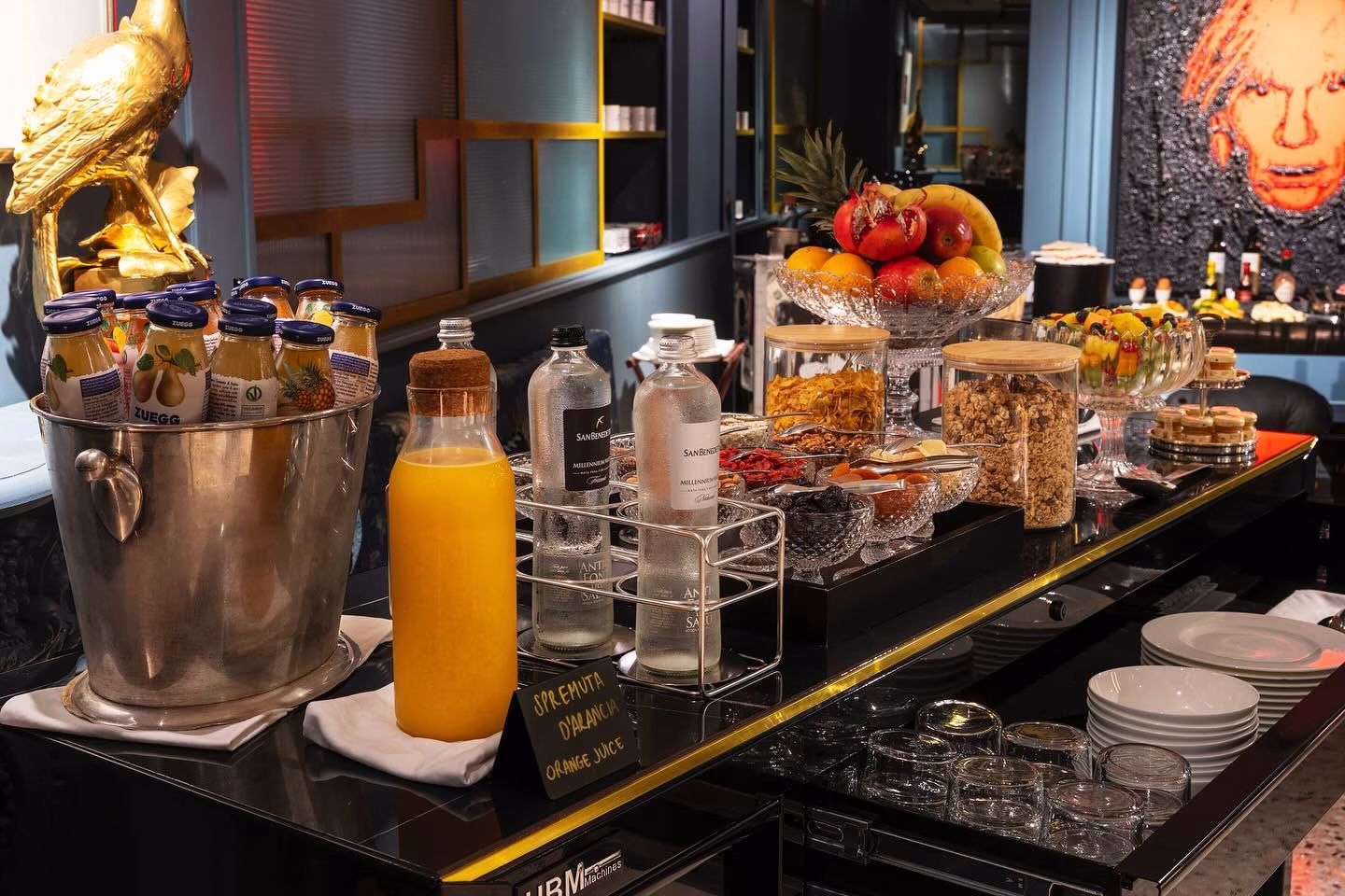 Fruit, juice and refreshments in The Glam Lounge