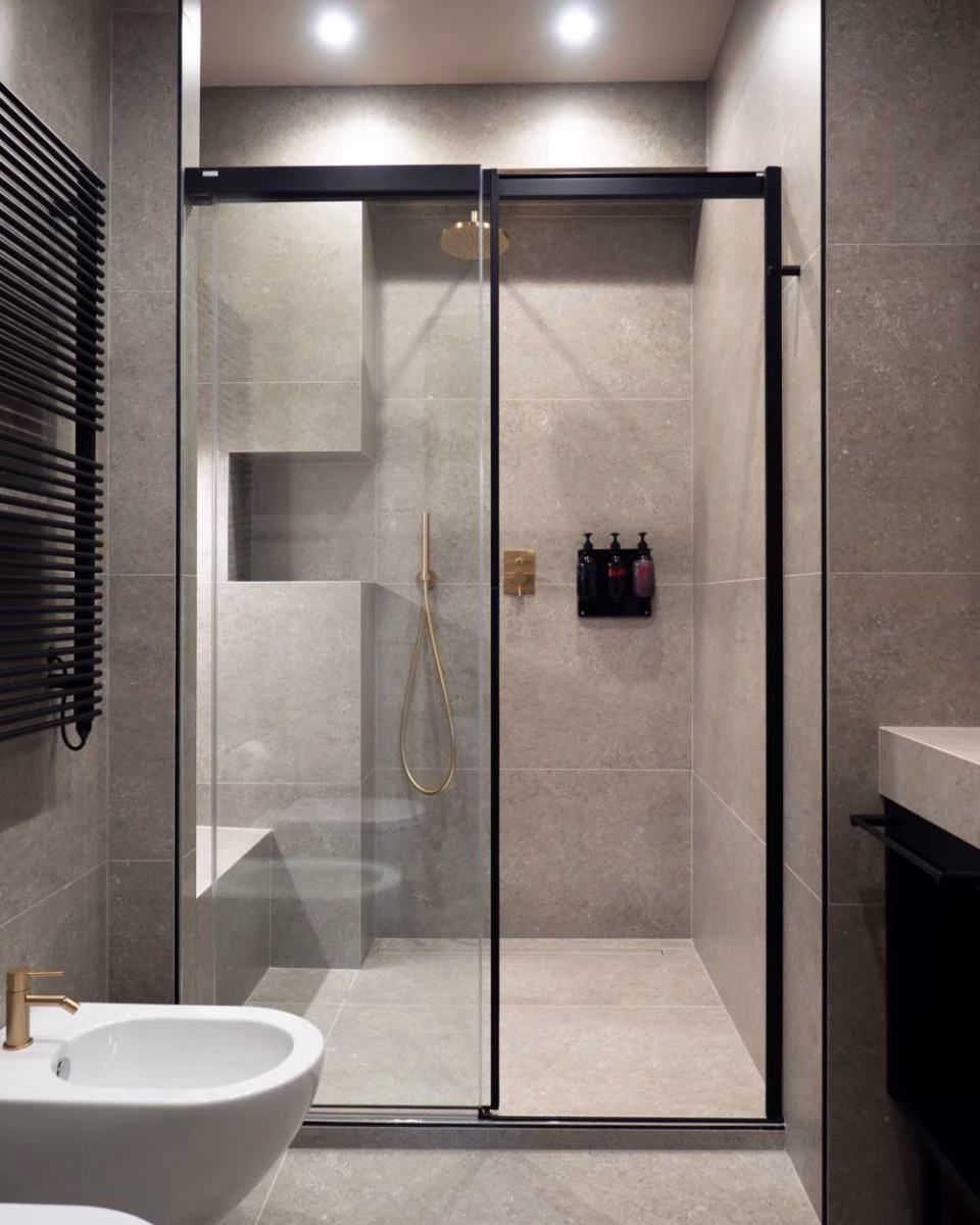 Example Suite shower at The Glam